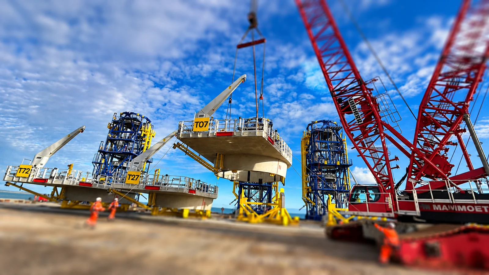 Lifting secondary steel components in port